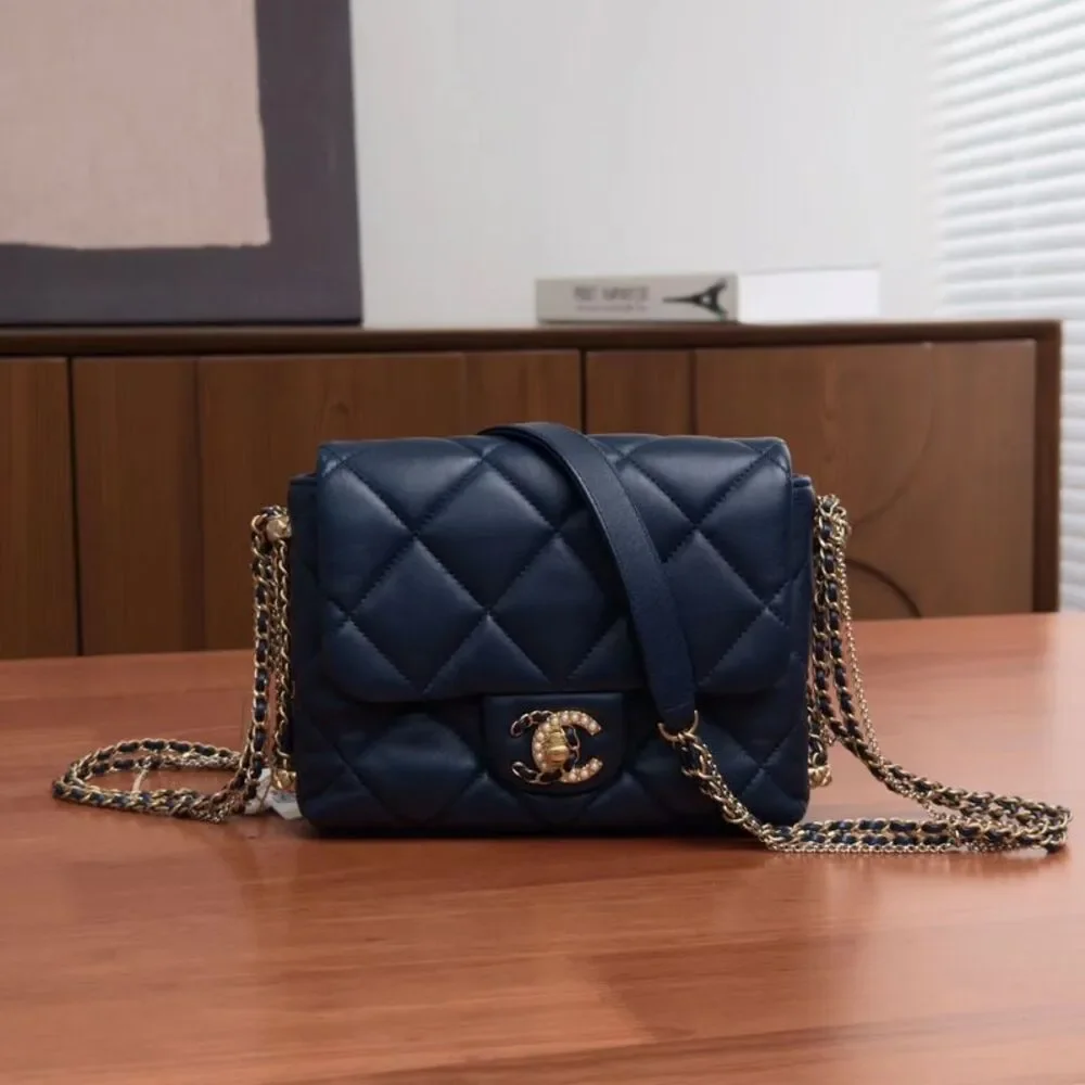 Chanel Women Pre-Loved Bag Very Good Condition